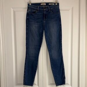 GUESS Sexy Curve Medium Wash Skinny Jeans size 27